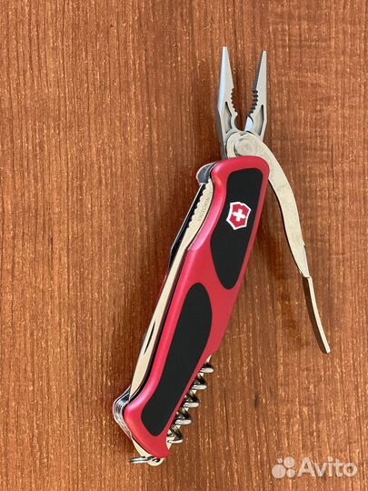 Мультитул victorinox RngGrip 74