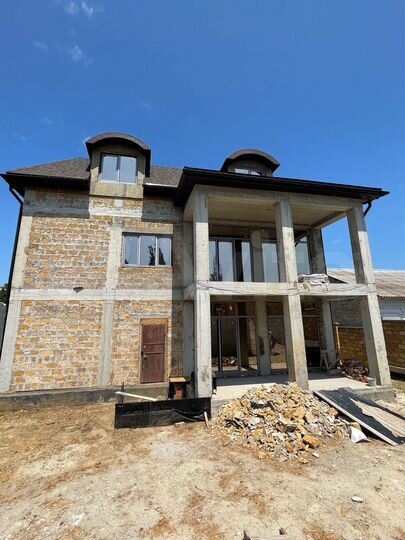 Дом 590 м² на участке 10 сот.