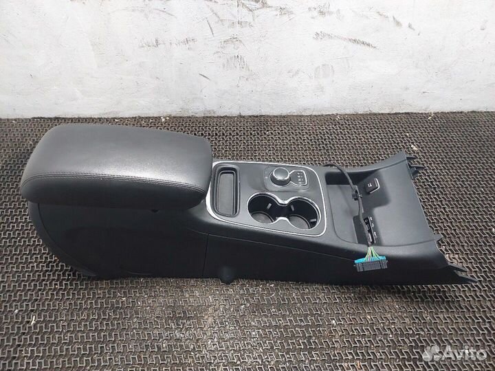 Консоль салона Dodge Durango, 2015