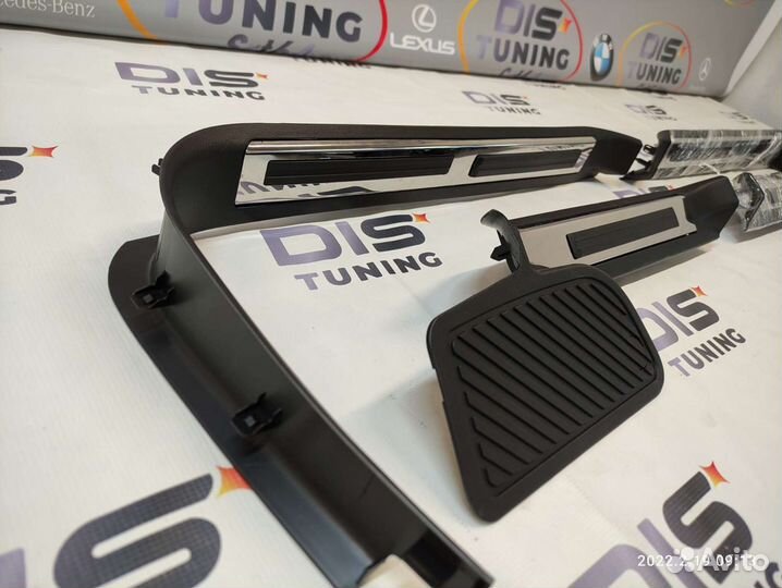 Накладки на пороги Toyota Land Cruiser 200 Led