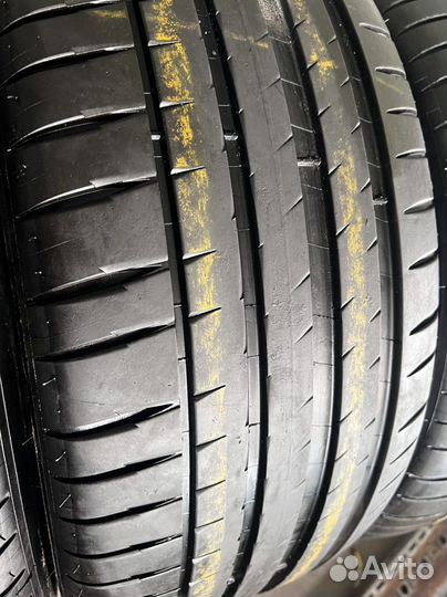 Michelin Pilot Sport 4 255/45 R18