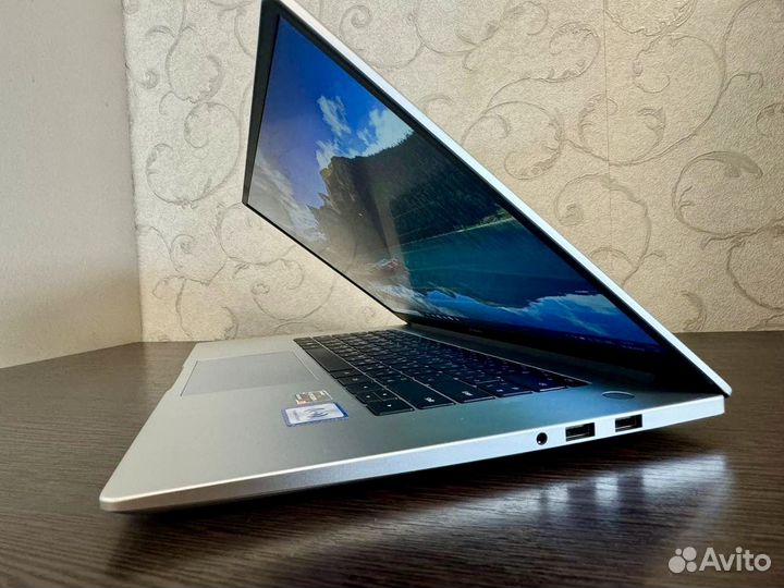 Huawei MateBook D15 Ryzen 7 5700u 512Gb 8Gb