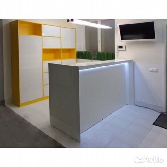 Стойка ресепшн