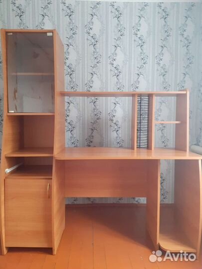 Компьютерный стол