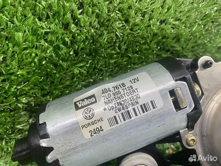 Моторчик стеклоочистителя задний Volkswagen Touare