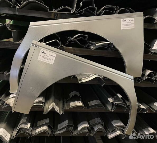 Арка левая Mitsubishi Space Gear, Mitsubishi L400