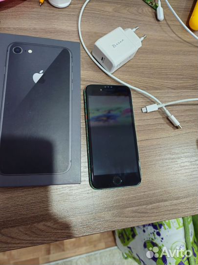iPhone 8, 64 ГБ