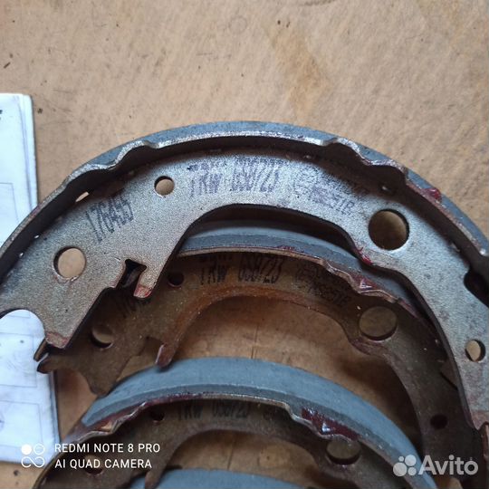 Колодки ручного тормоза toyota авенсис королла