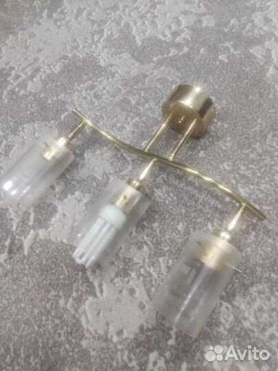 Продаётся люстра