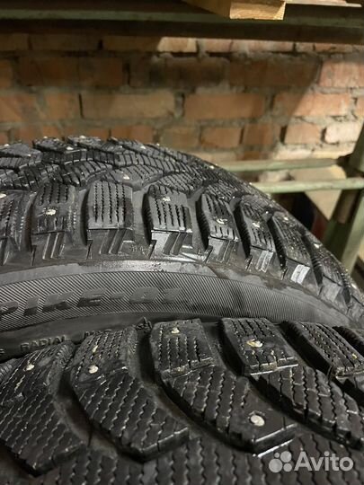 Bridgestone Blizzak Spike-01 225/50 R17 98G