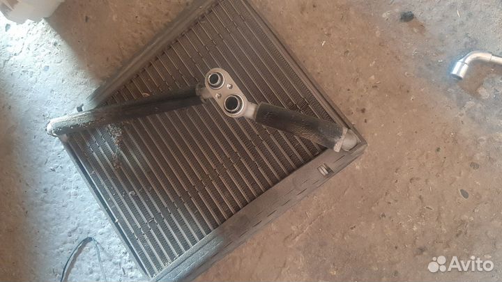 Испаритель кондиционера на Митсубиси Лансер 10