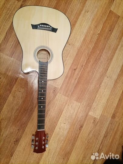 Акустическая гитара