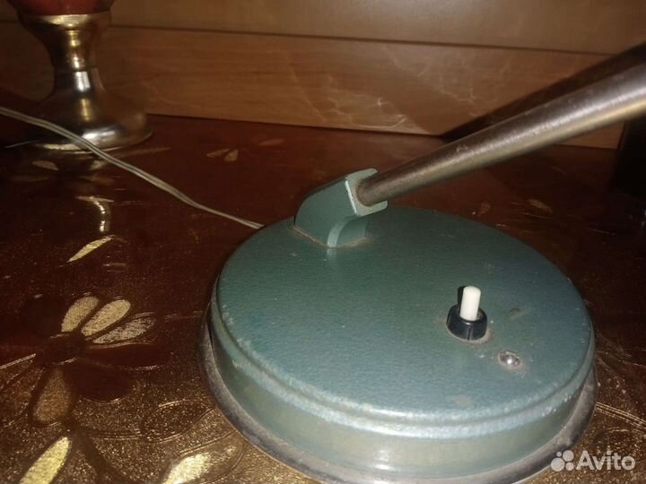 Лампа настольная СССР и телефон