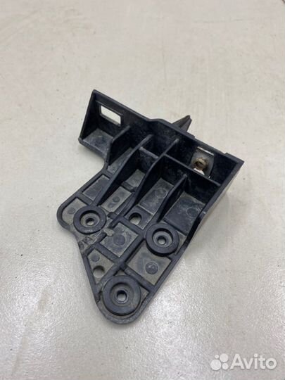 Кронштейн фары левый Mitsubishi Outlander 3 GF