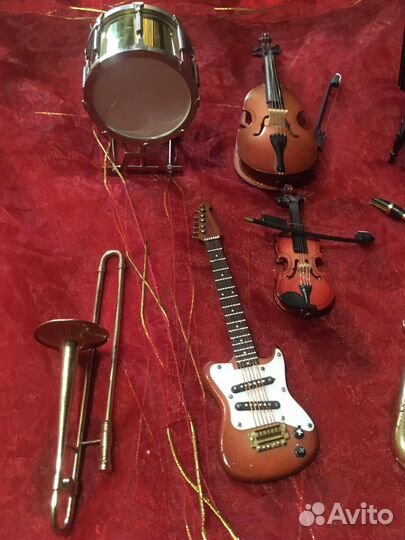 Музыкальные инструменты в миниатюре