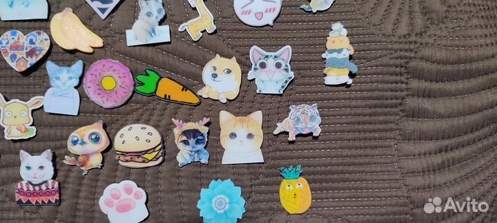 Значки с животными и едой