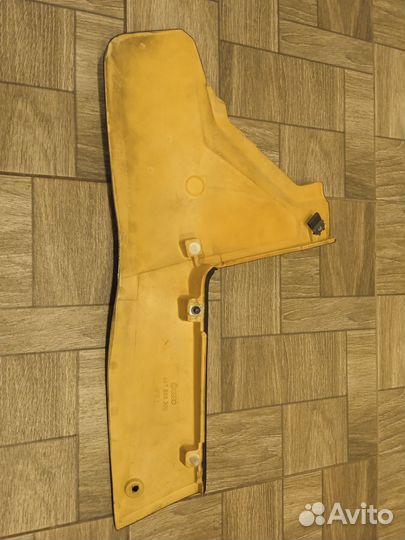 Боковые облицовки центральной консоли Audi 200 C3