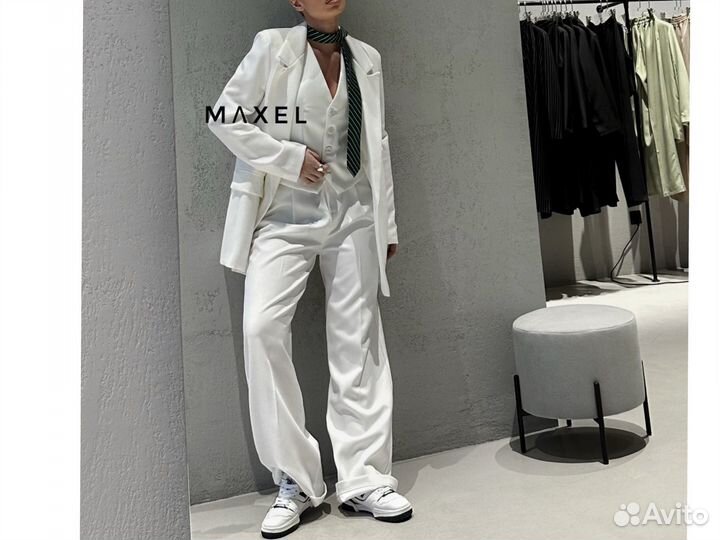 Брючный костюм женский