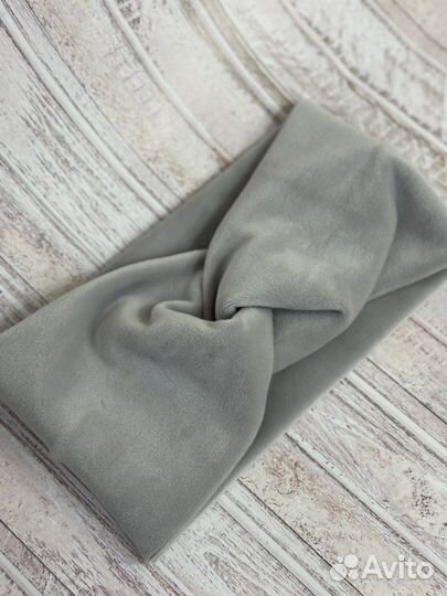 Повязка на голову вязаная