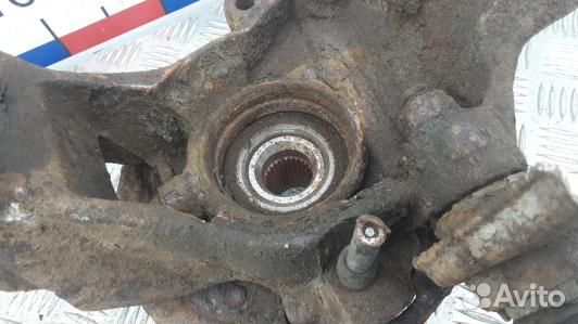 Ступица задняя правая land rover freelander 2 (1BS04NX01)