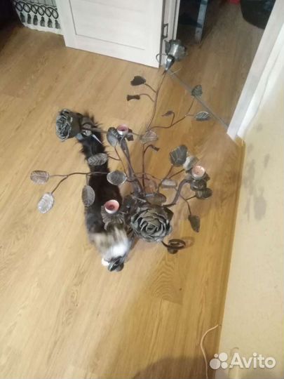 Подсвечник с розами ковка