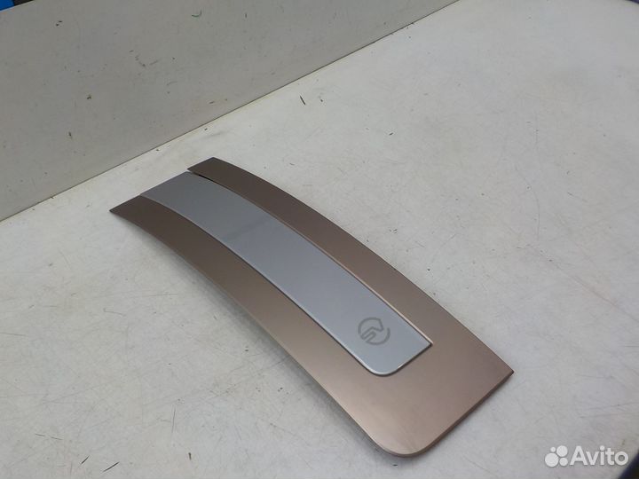 Б/У Молдинг двери передней правой Land Rover Range