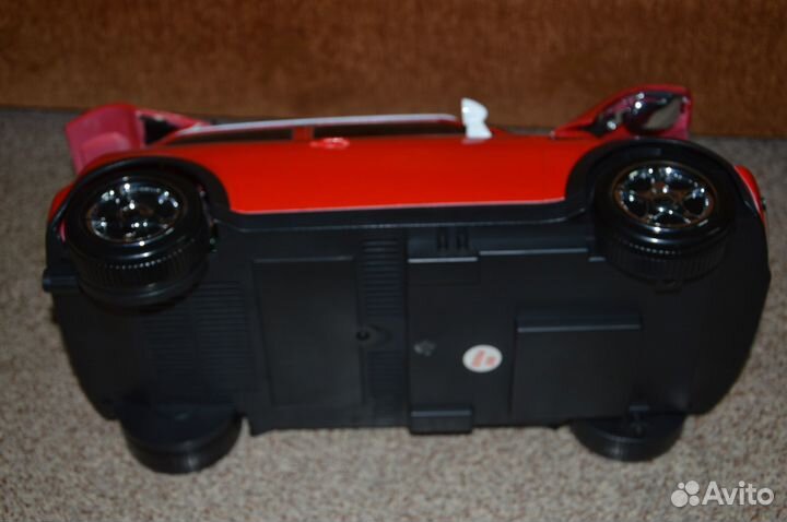 Магнитола в виде автомобиля