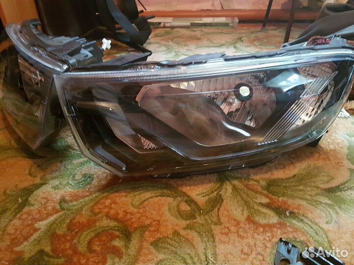 Продам блок фары на гранту фл