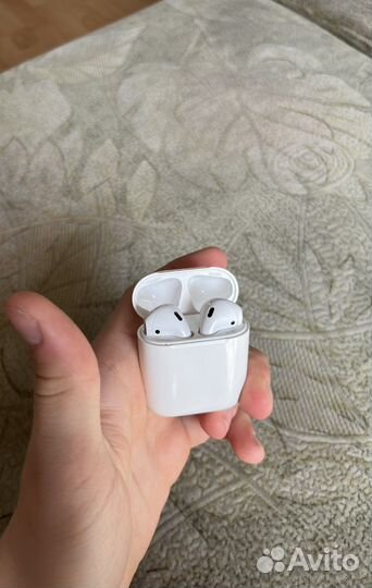 Apple AirPods 2