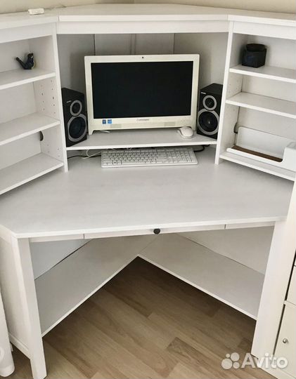 Компьютерный стол Хемнэс