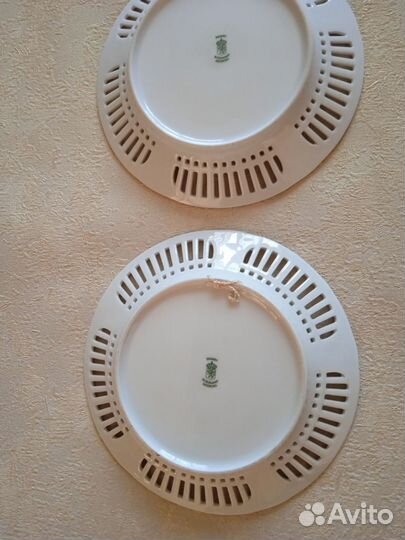 2 антикварные тарелки фарфор с прорезями 