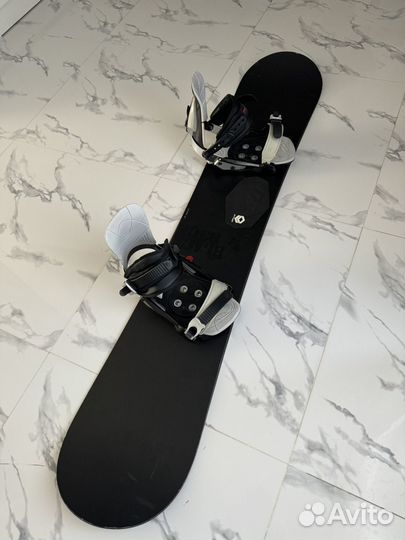 Сноуборд с креплениями