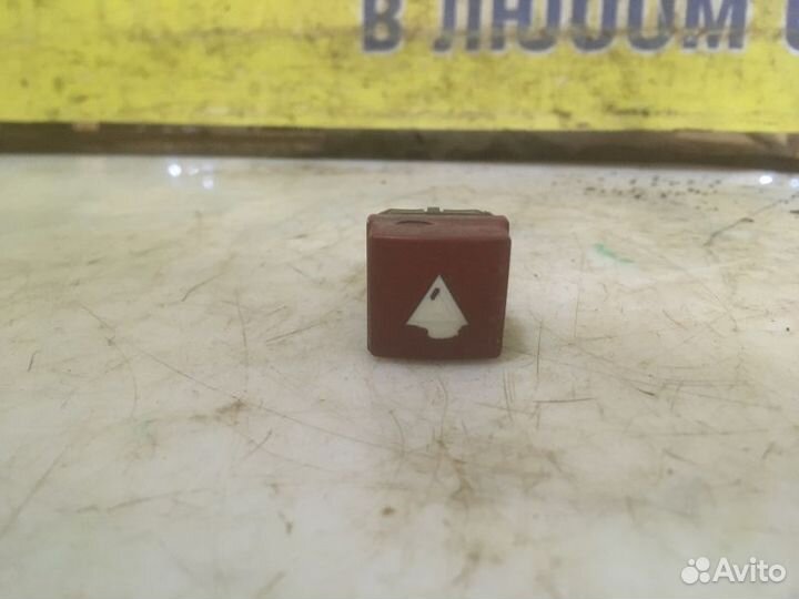 Кнопка аварийной сигнализации Peugeot 207