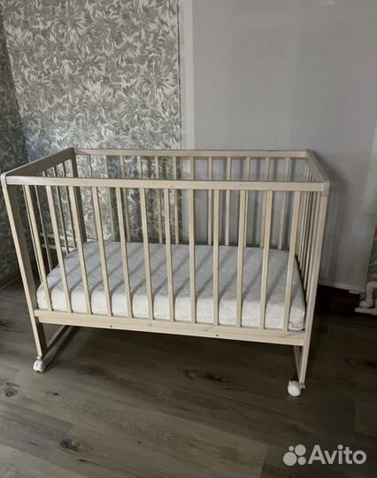 Детская кровать с матрасом