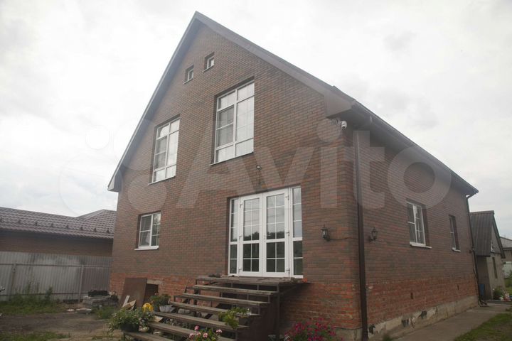 Дом 198,8 м² на участке 11 сот.