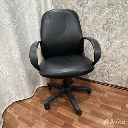 Кресло компьютерное (офисное)