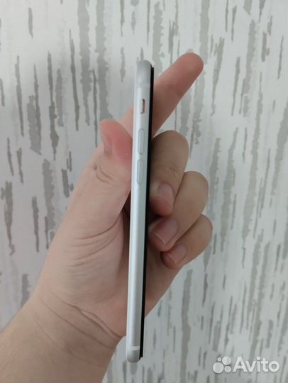 iPhone SE (2020), 128 ГБ