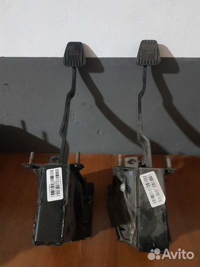 Педаль тормоза priora