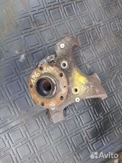 Кулак задний левый Audi A6 C6