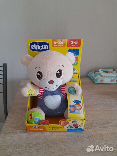 Мишка chicco интерактивный с коробкой