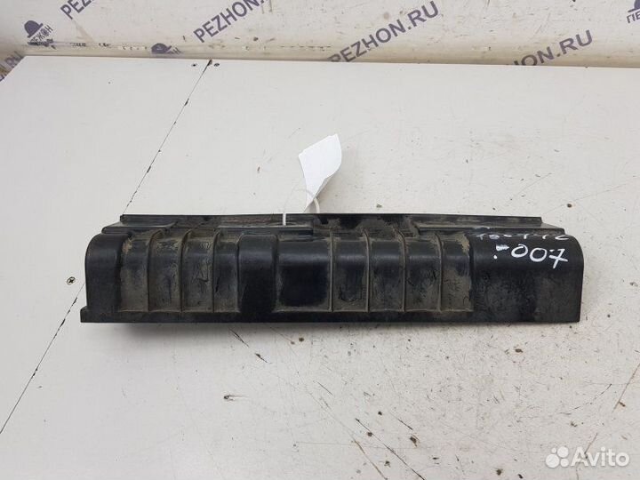 Дефлектор радиатора левый Hyundai Solaris