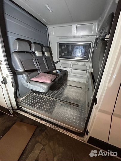 Обшивка кузова фургона Ford Transit