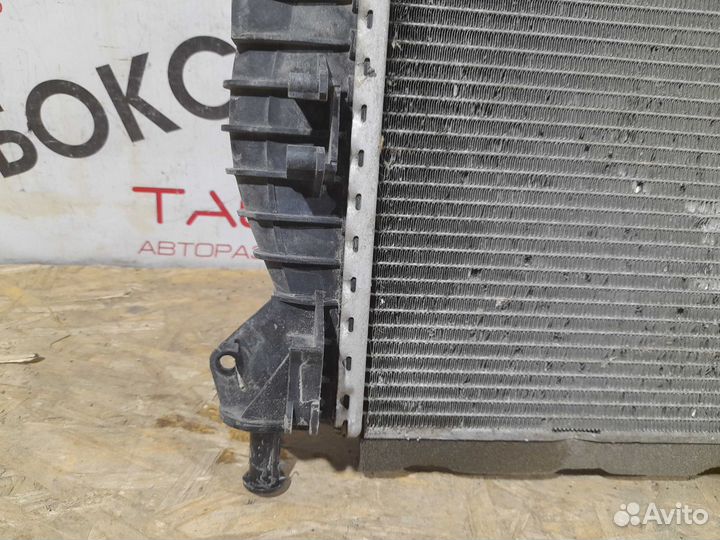 Радиатор охлаждения LR RR Velar/Discovery Sport