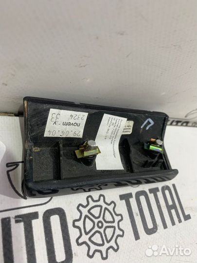 Накладка торпедо правая Bmw 745 E65 N62B44 2004