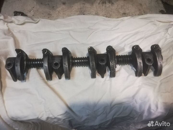 Ось с коромыслами 4JG1