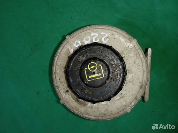 Renault Sandero l бачок гидроусилителя