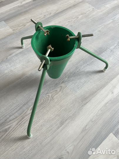 Подставка под елку