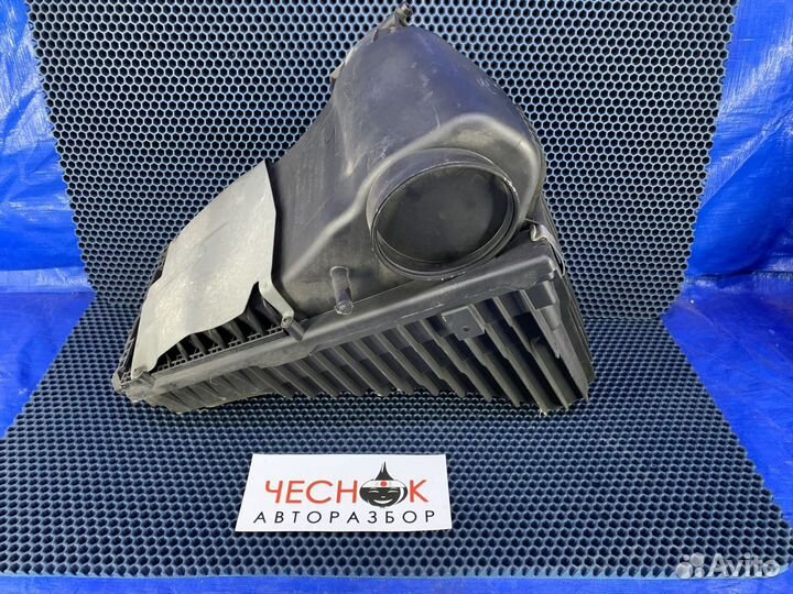 Корпус воздушного фильтра Touareg 2.5 TDI дизель