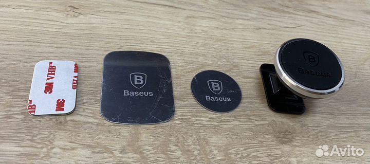 Держатель для телефона в машину магнитный