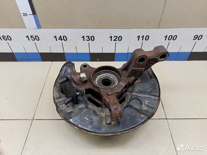 Кулак поворотный передний правый Avensis II 2003-2